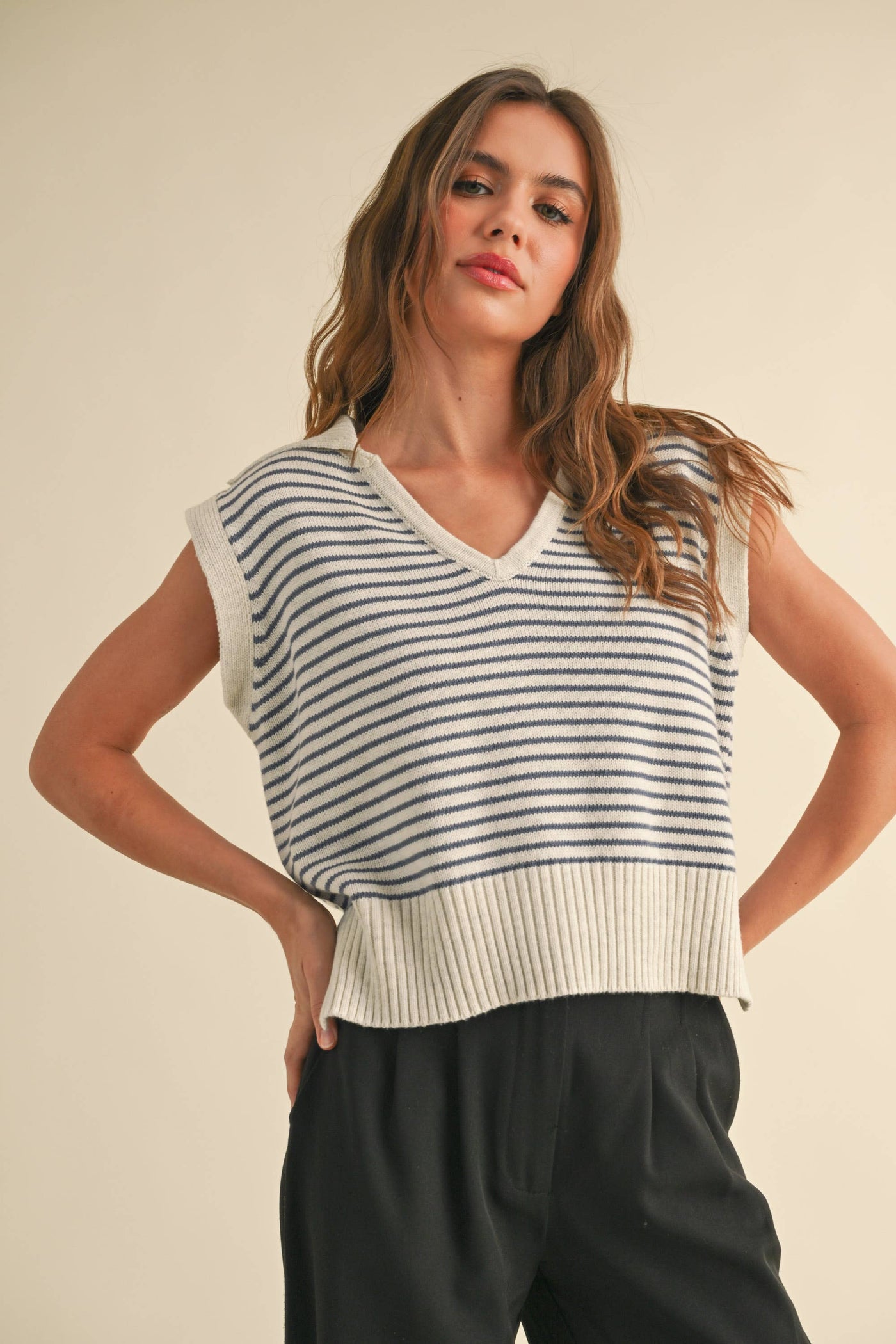 T3789   V-NECK STRIPE COLLAR KNITTED TOP